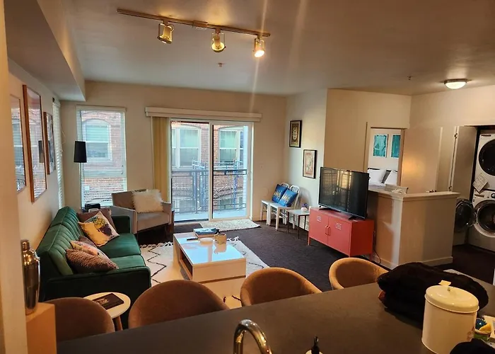 Large 1 Bedroom In Amazing Capitol Hill Location With Parking Seattle