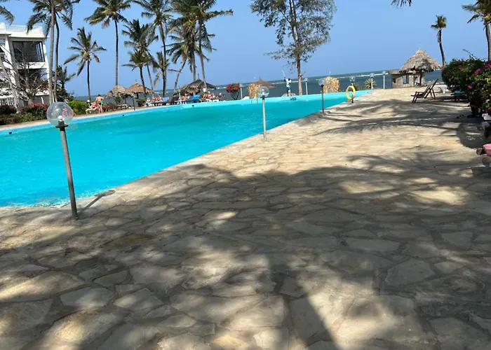 2Bed Beachfront Apt Malindi