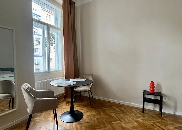 Modern Central Apartment Wien