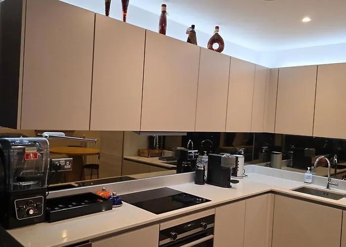 Enjoy The Elegance Of Staying In The Art Deco Home London