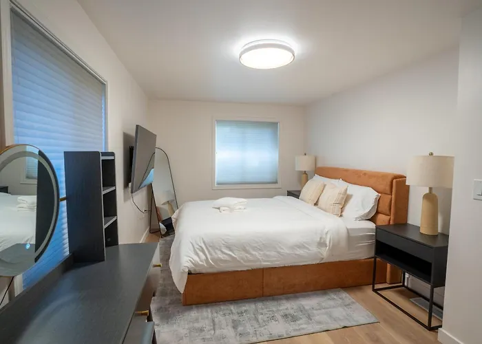 Ferienwohnung Modern-Cozy 3BR, EV&Family Friendly Seattle