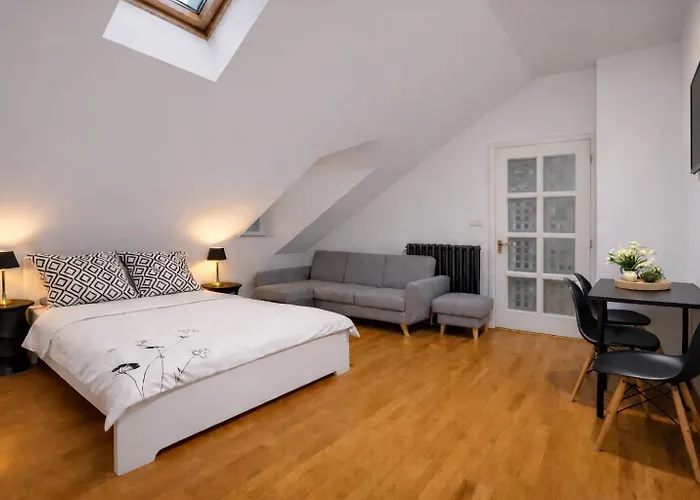 Romantic Apt With Secret Terrace - Old Town Prag
