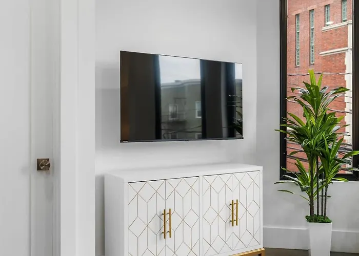 2Br Bright & Modern Urban Base Near Manhattan Jersey City