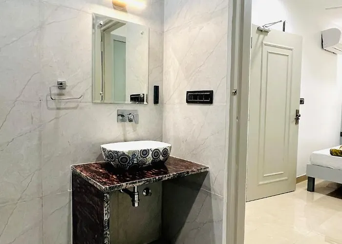 1 Bedroom Backpacker Stay In City Centre With Restaurant Jaipur