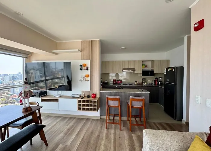 Large Apartment - Santa Beatriz 3 Bedrooms Lima