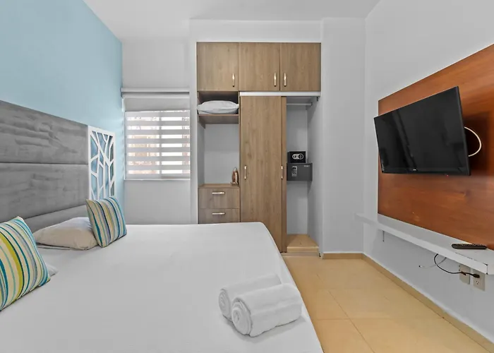 Lisboa Condominium - Modern Stay in Versalles Puerto Vallarta
