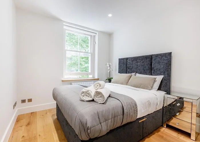 Bnbnova - 2Br2Ba By Bloomsbury London