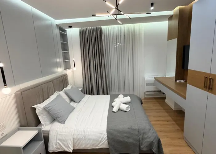 Lux Apt Korca