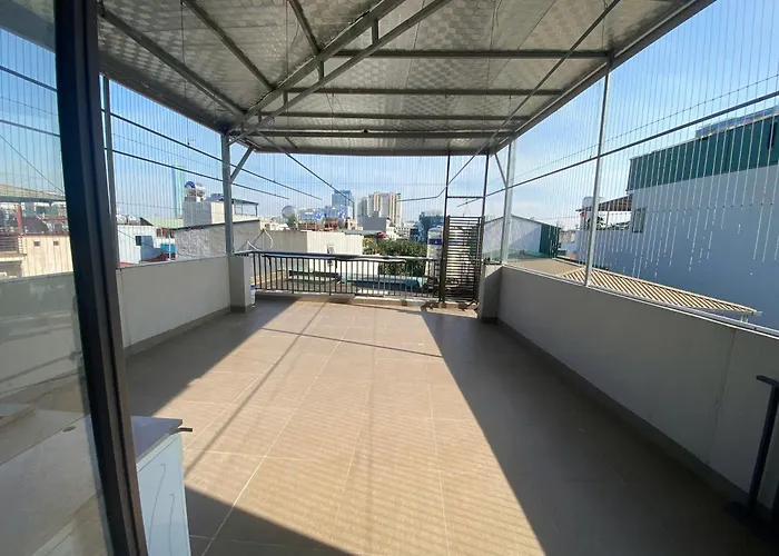Mc Queen - 504 Nguyen Khang - Amoureux Homestays Hanoi