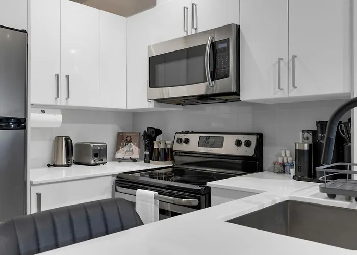 Ferienwohnung Impeccable Parc Avenue Pad With Parking Montréal