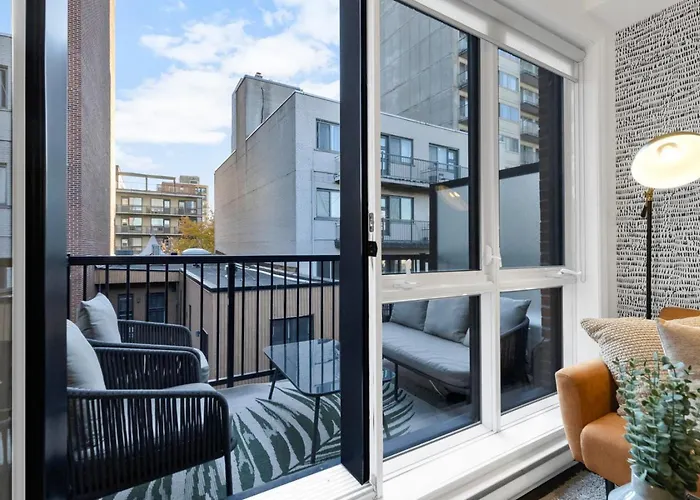 Ferienwohnung Pristine Parc Avenue Pad With Parking Montréal
