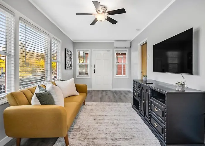 1Bd Remodeled Craftsman Cottage Free Parking Heart Of Little Italy San Diego