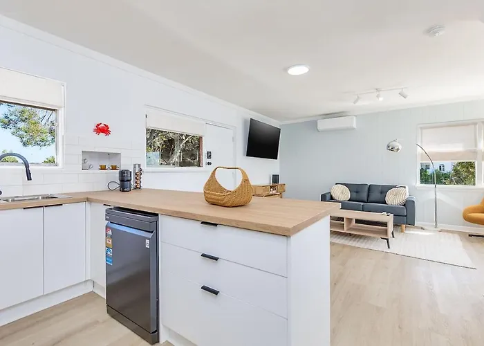 Breezy Beachside 2Br Private Balcony Views Perth