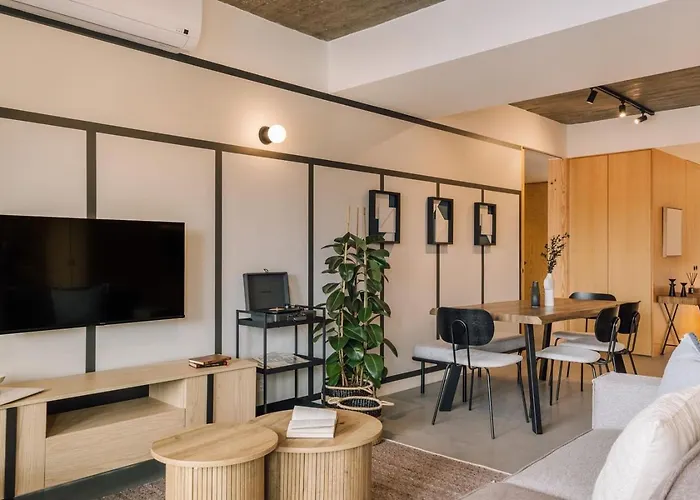 Galapos - 2 Bedrooms And Parking In Santo Antonio Lissabon