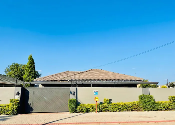 Que Self Catering Apartments - Block7 Gaborone
