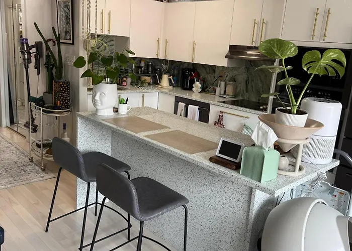Serene Studio In Brooklyn Heights New York