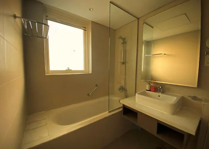 Amazing Canal View 2 Bedroom Sweet Retreat Dubai