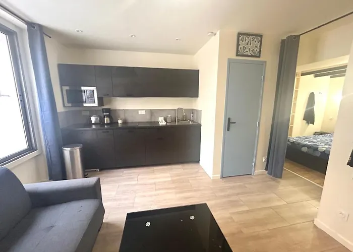 Cannes Suquet Studio
