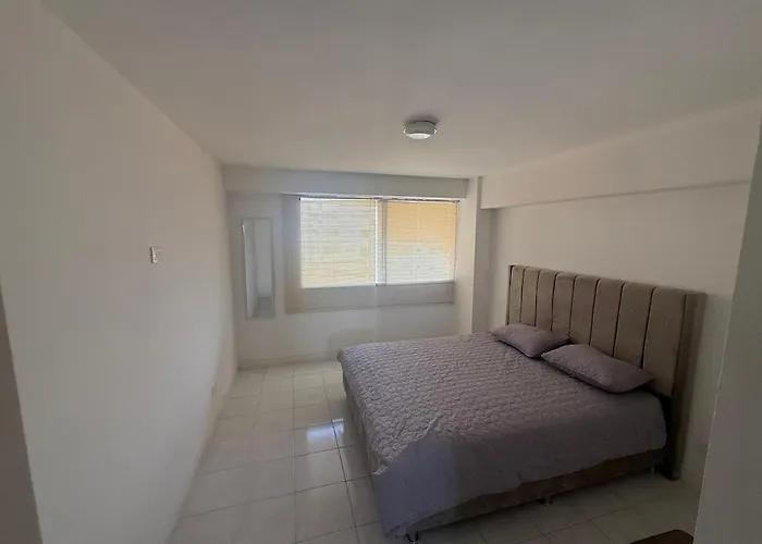 Comodo Apartamento En El Centro De Lecheria Barcelona
