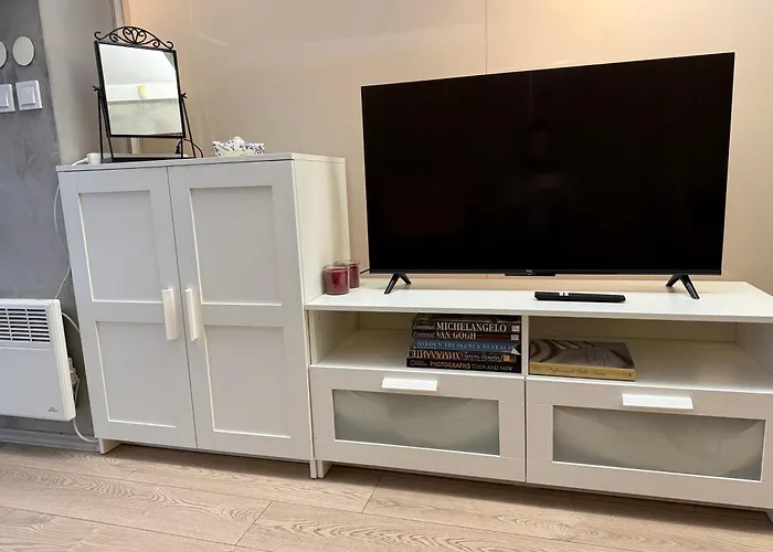 Endigo Home Rental Warna