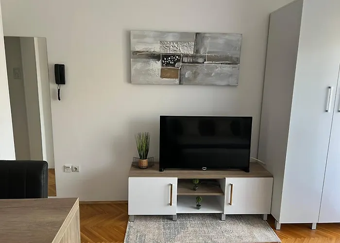 Apartment Grbavica With Parking Novi Sad
