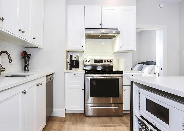 Beautiful South End Apartment - Includes Parking! Halifax