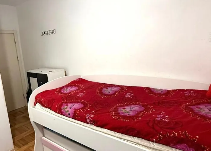 Modern Central 2-Bedroom Apartment-Kumanovo