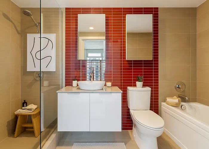 Mountain-View Masterpiece Trendy 2-Bedroom In Vibrant Vancouver