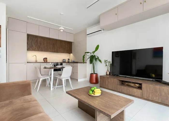 Modern And Elegant Apartment Filarskiego In Gdansk With Air Conditioning & Parking And Gym By Renters Prestige