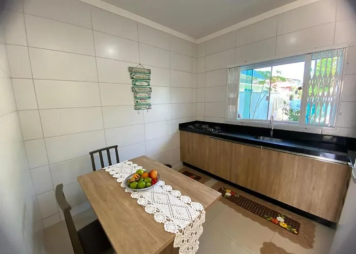 Sobrado Com Espaco Gourmet Prox Ao Beto Carrero Piçarras