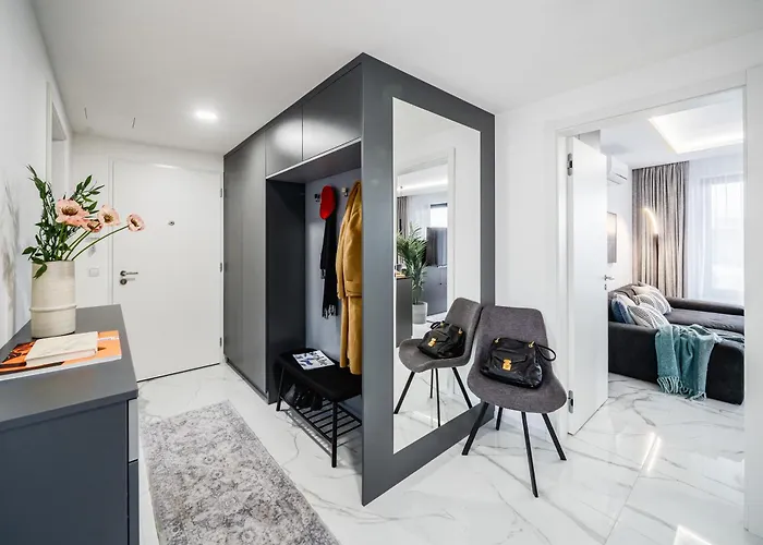 Prague Days - Two Bedroom Apartment With Garage, Ac, Terrace And Balcony In Vinohrady