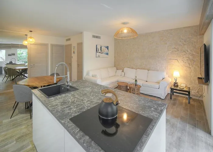 Calme 2 Chambres Balcon Vue Jardin-Carnot A2B266 Cannes