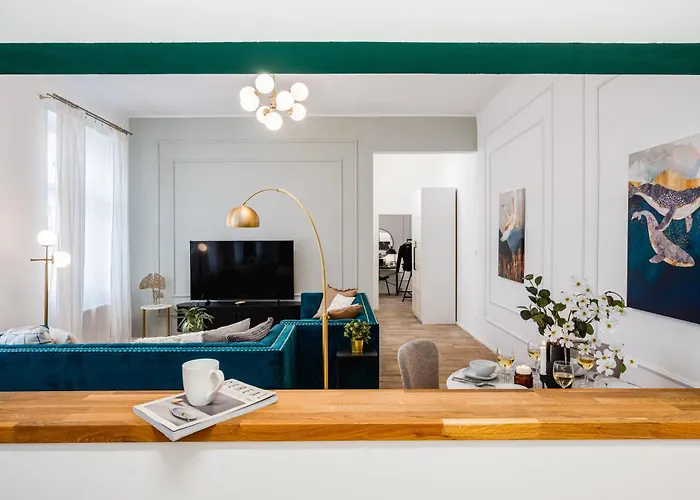Prague Days - Two Bedroom Apartment With Parking And Netflix In Karlin