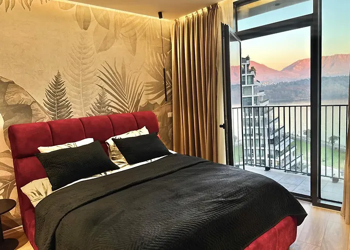 Luxe Living Lakescape Suite - Lake View Residences Tirana