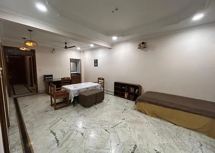 1Bhk Studio City Center Vaayu Aastha 10 Min Temple Varanasi