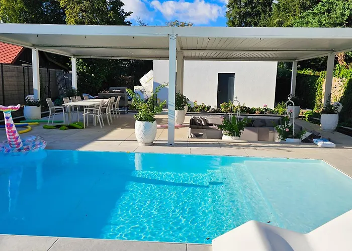 Luxurious Large Home With Pool, Garden, Koi Pond Only 12 Min To Octoberfest München