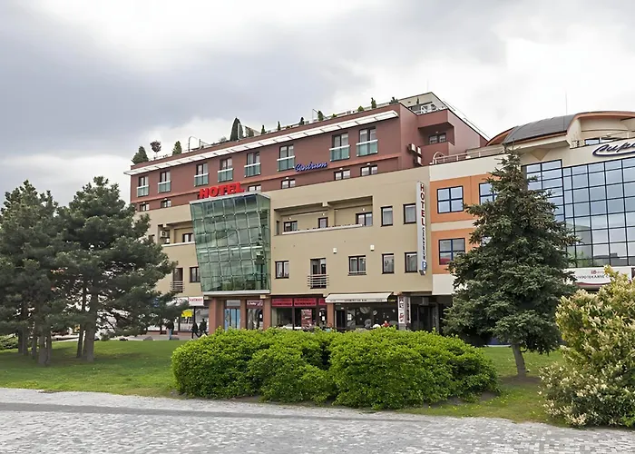 Penthouse Centrum S Dokonalym Vyhladom A Velkou Terasou Neutra