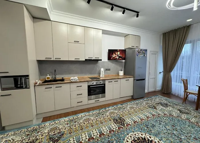 Spacious Apartment In Center Of Almaty
