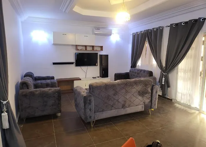 Ferienwohnung Luxury Duplex Bingerville