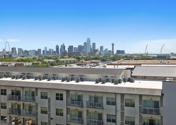Landing Apartments - Lofts At Sylvan Thirty Dallas