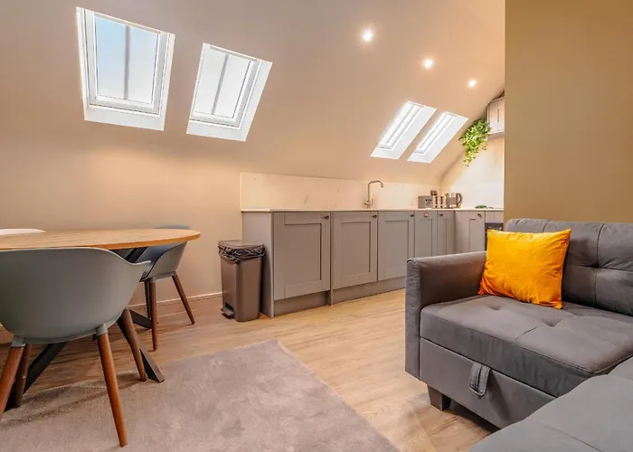 Ferienwohnung High Street Hideaway, Private Entrance, Parking Bristol