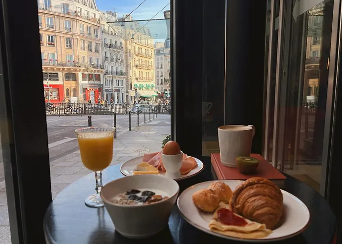 Hotel Les Theatres Paris