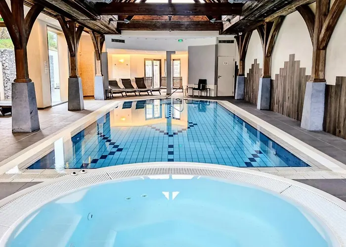 Logis Hotel Le Parc & Spa Saint-Hippolyte 