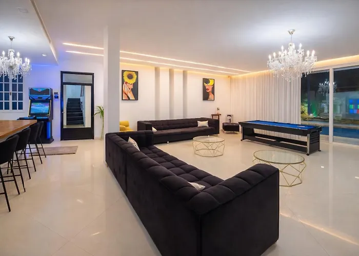 Private Villa With Six Bedroom Rischon LeZion
