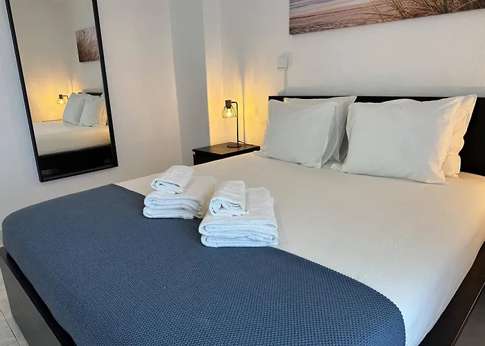 Go4Portugal - Dinis - Luxe Condo With Pool, Airco, Seaview With Two Balcony Albufeira