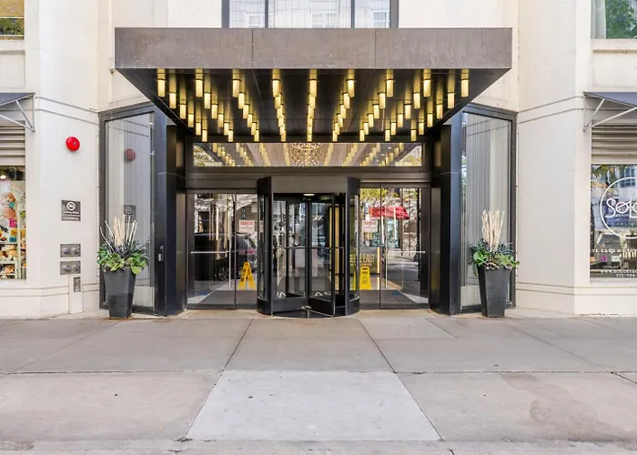 Gold Coast Convertible W Lounge Nr Oak St Chi-83 Chicago