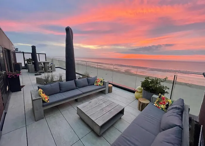Ferienwohnung Penthouse With Panoramic Sea View - Large Terraces - 180M2 - Sleeps 8 - 5-Star Koksijde
