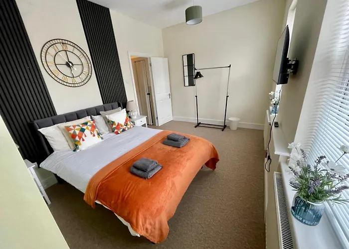 Spacious 2-Bedroom Eastbourne House Great Location