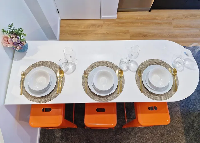 Luxury 2 Bed 2 Bath Townhouse Central Christchurch