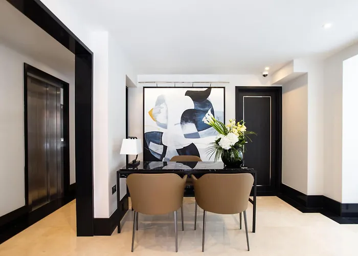 Spacious 1-Bed Apt With Balcony London